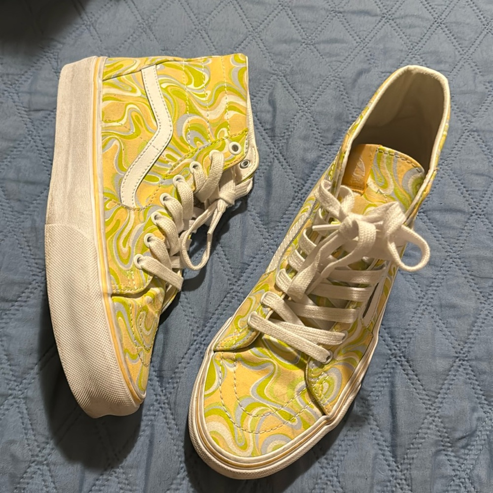 Used tie dye high top old skool vans 9.5